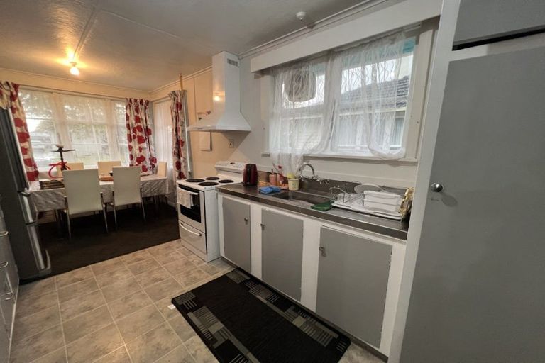 Photo of property in 16 Cardiff Street, Awapuni, Palmerston North, 4412