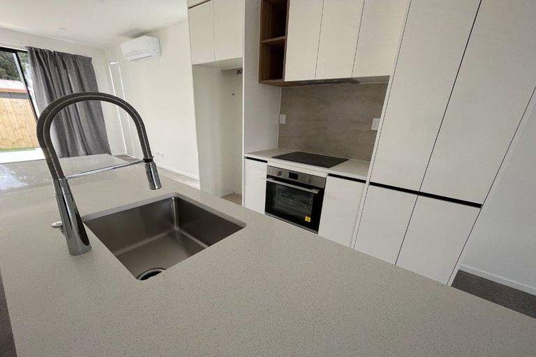 Photo of property in 4/535 Swanson Road, Ranui, Auckland, 0612