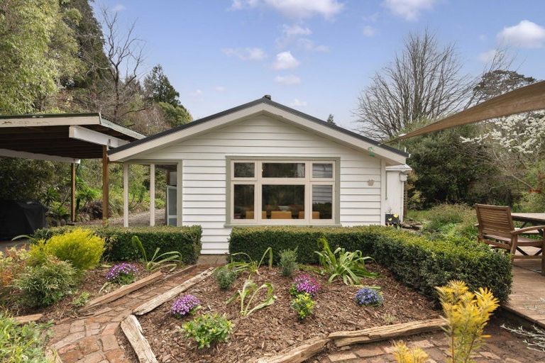 Photo of property in 402 Kaka Amu Road, Rangitumau, Masterton, 5871