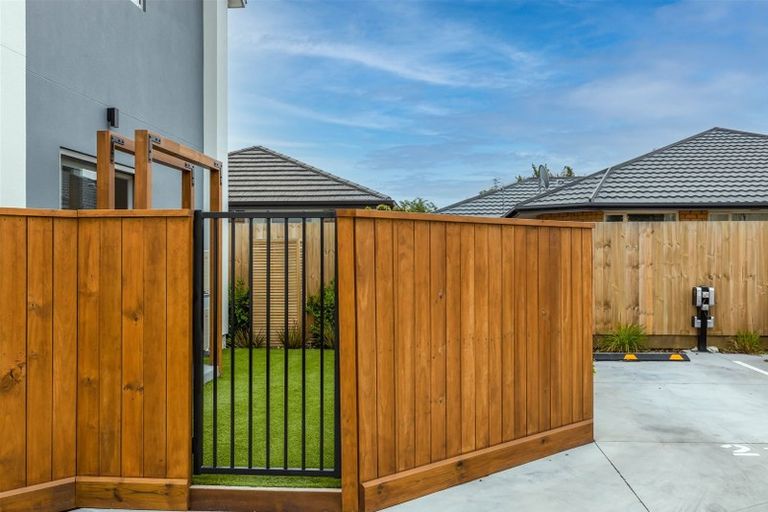 Photo of property in 2/88 Peverel Street, Riccarton, Christchurch, 8041