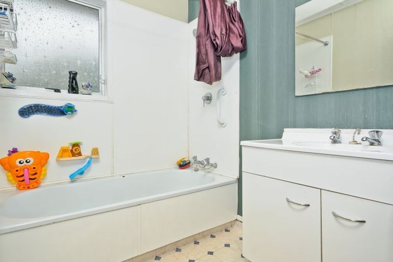 Photo of property in 10b Crescent Court, Melville, Hamilton, 3206