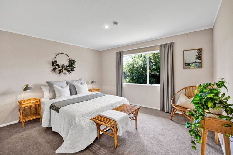 Photo of property in 362 Mangorei Road, Merrilands, New Plymouth, 4312