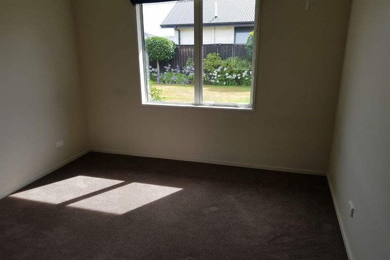 Photo of property in 52 Huntingdon Drive, Rangiora, 7400