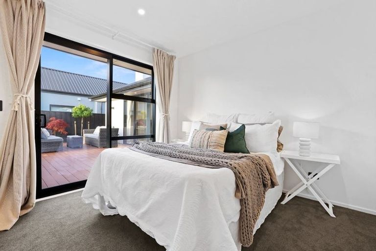 Photo of property in 24 Irvines Track, Halswell, Christchurch, 8025