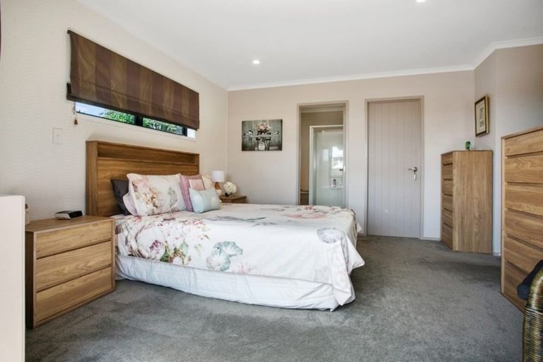 Photo of property in 1 Libby Crescent, Cambridge, 3434