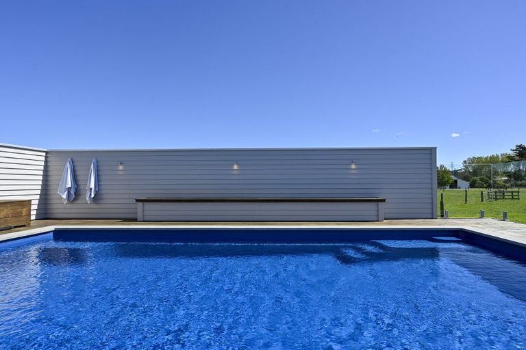 Photo of property in 13 Trotting Course Drive, Kumeu, 0891