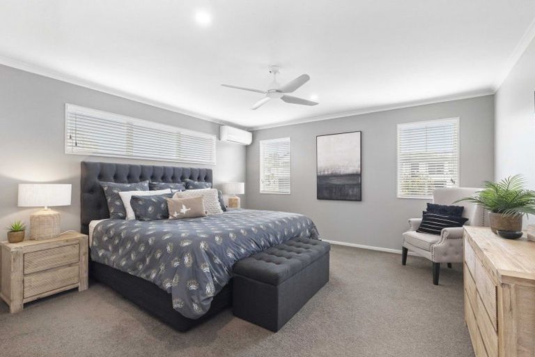 Photo of property in 18 Armstrong Farm Drive, East Tamaki Heights, Auckland, 2016