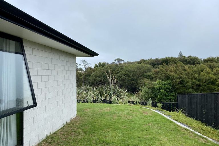 Photo of property in 19 Tahuna Minhinnick Drive, Glenbrook, Waiuku, 2681