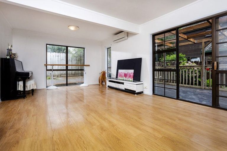 Photo of property in 2/189 Onewa Road, Birkenhead, Auckland, 0626