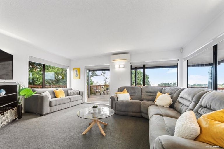 Photo of property in 6 Oreil Avenue, West Harbour, Auckland, 0618