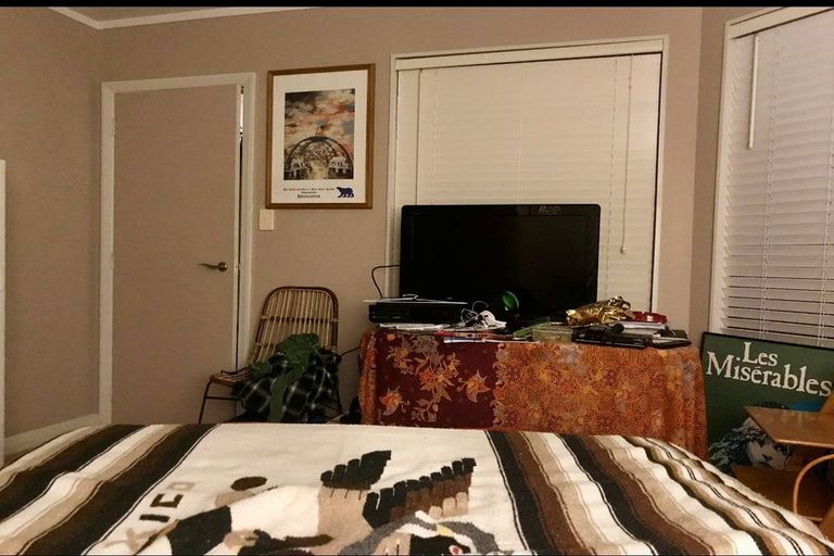 Photo of property in 16 Corlett Road, Plimmerton, Porirua, 5026