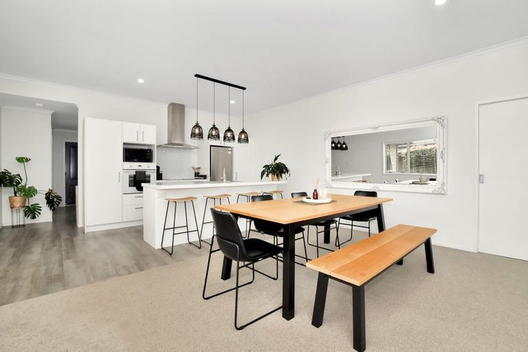 Photo of property in 28 Excelsa Place, Papamoa Beach, Papamoa, 3118