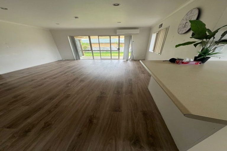 Photo of property in 9 Neesons Way, Glendene, Auckland, 0602