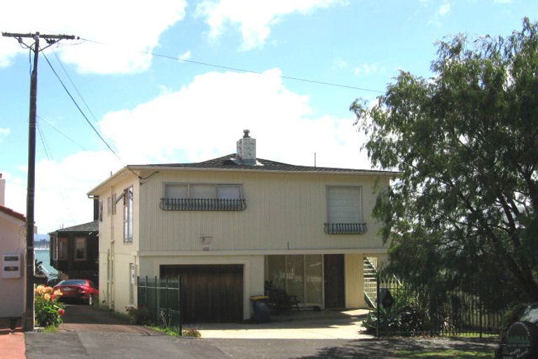 Photo of property in 1/106 Stanley Point Road, Stanley Point, Auckland, 0624