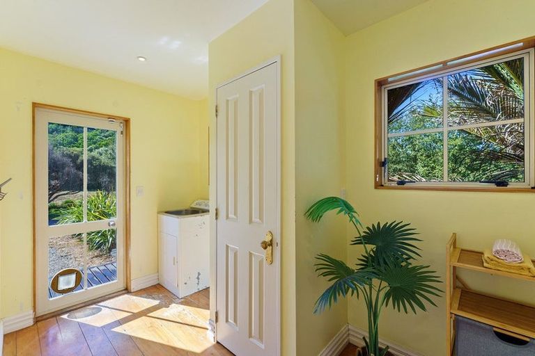 Photo of property in 98 Rahui Road, Otaki, 5512