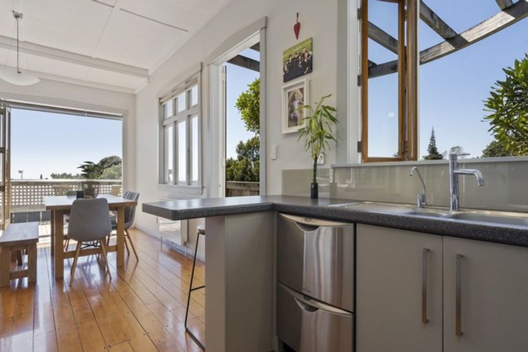 Photo of property in 101 Gover Street, New Plymouth, 4310