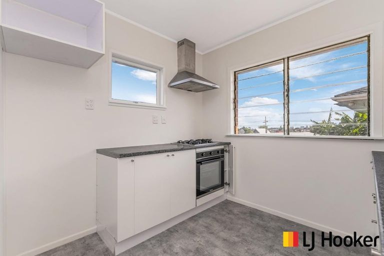 Photo of property in 1 Lynmore Drive, Hillpark, Auckland, 2102