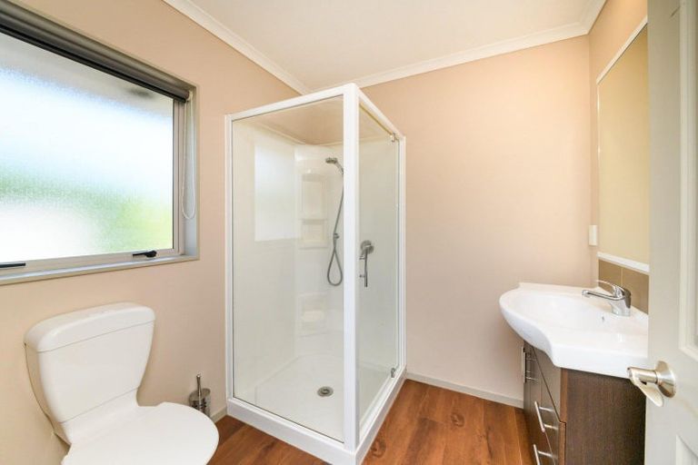 Photo of property in 27 Johnstone Drive, Fitzherbert, Palmerston North, 4410