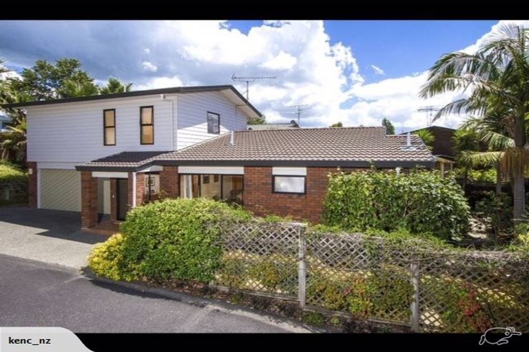 Photo of property in 2/7 Eban Avenue, Hillcrest, Auckland, 0627