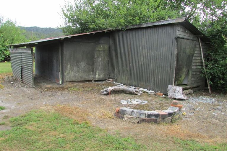 Photo of property in 45 Town Belt South, Blackball, 7804