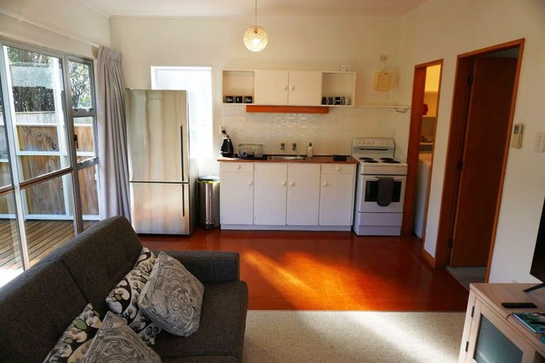 Photo of property in 8 Waikare Street, Karori, Wellington, 6012