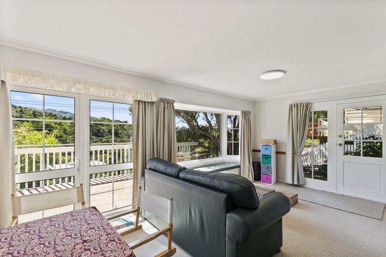 Photo of property in 15 Doris Gordon Crescent, Crofton Downs, Wellington, 6035