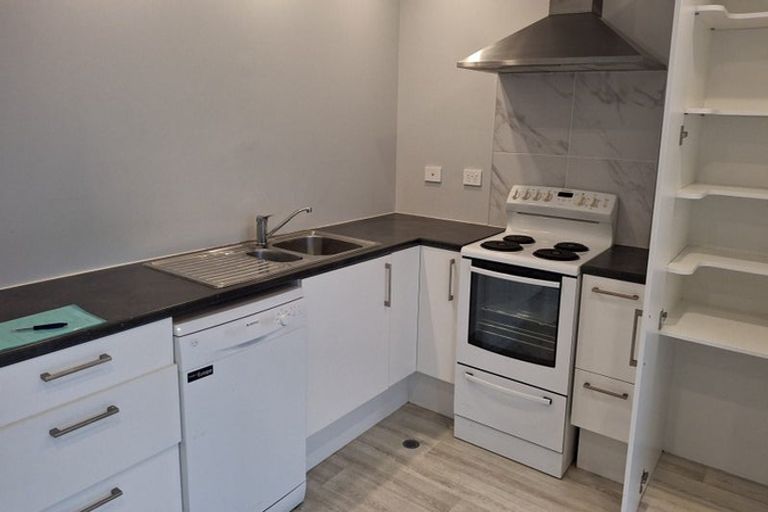 Photo of property in 98 Beach Haven Road, Beach Haven, Auckland, 0626