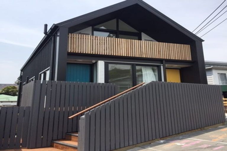 Photo of property in 1/17 Nairn Street, Mount Cook, Wellington, 6011