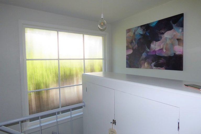 Photo of property in 6 Solway Street, Holmes Hill, Oamaru, 9401