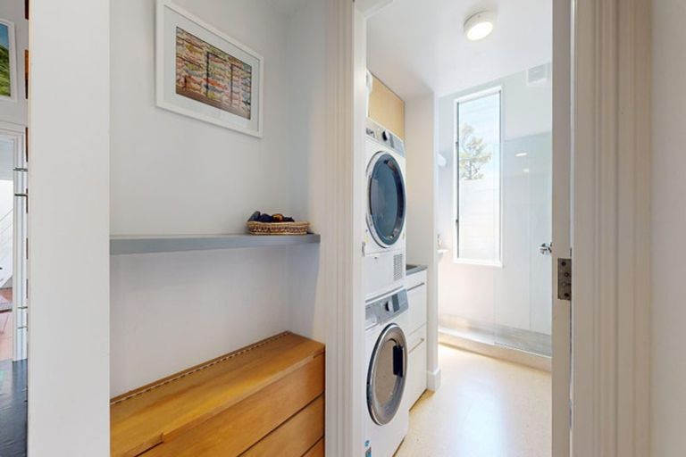 Photo of property in 118 Elizabeth Street, Mount Victoria, Wellington, 6011