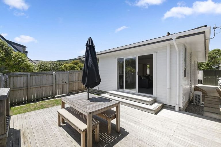 Photo of property in 36a Ranui Terrace, Tawa, Wellington, 5028