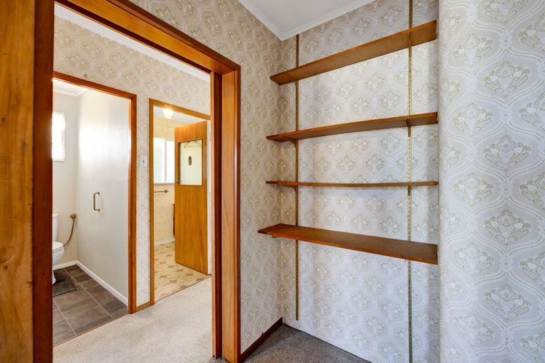 Photo of property in 124 Glover Road, Hawera, 4610