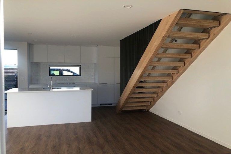 Photo of property in 2/21 Siddal Place, Richmond, Christchurch, 8013