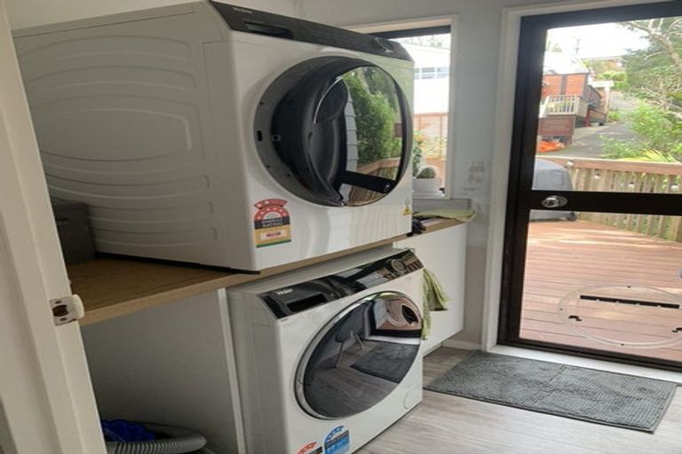 Photo of property in 2/11 Emery Grove, Bayview, Auckland, 0629