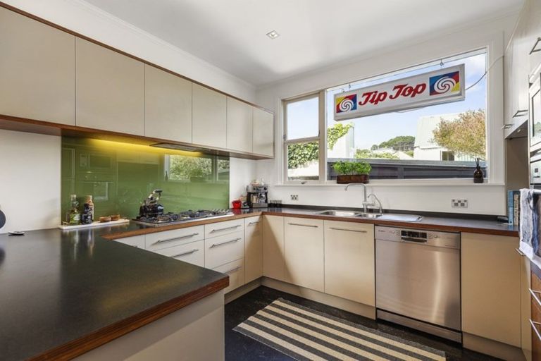 Photo of property in 98 Wilson Street, Newtown, Wellington, 6021