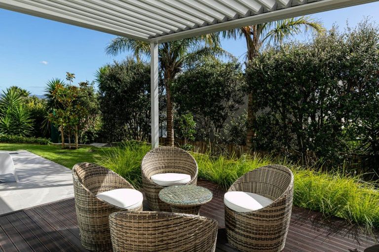 Photo of property in 13 Rangi Avenue, Schnapper Rock, Auckland, 0632