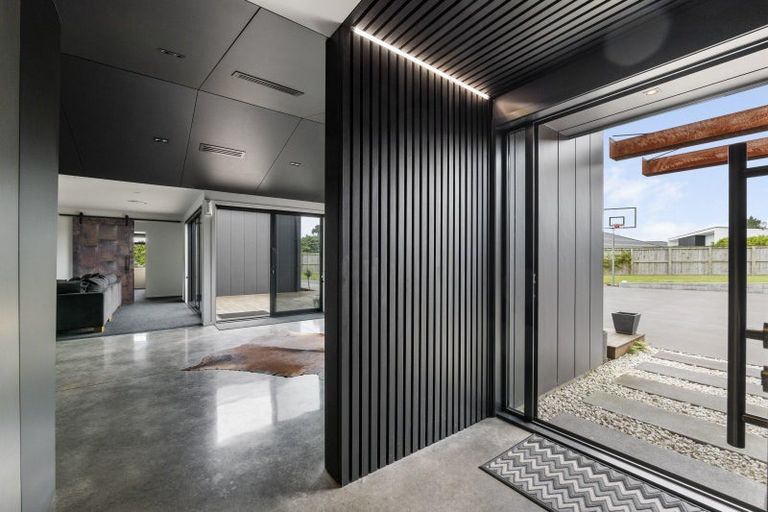 Photo of property in 9b Cross Street, Lepperton, New Plymouth, 4373