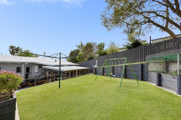 Photo of property in 6 Milsom Place, Te Puke, 3119