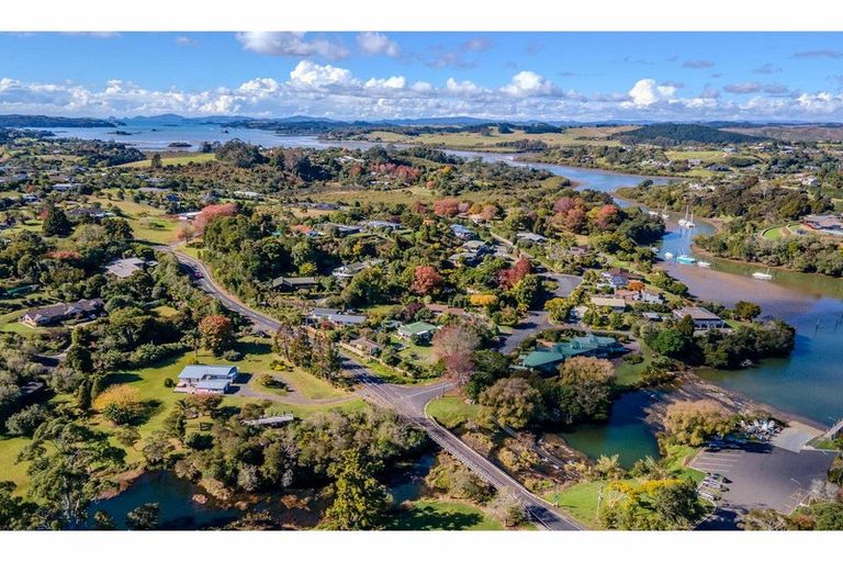 Photo of property in 113 Landing Road, Kerikeri, 0230