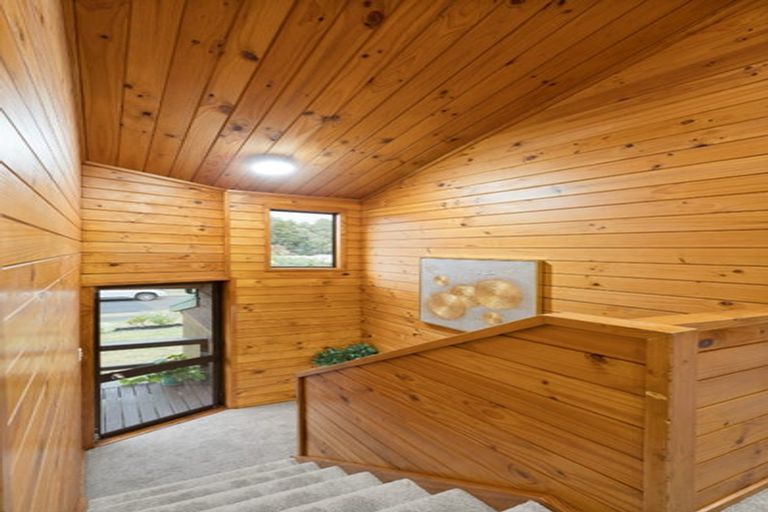 Photo of property in 8 Chardon Place, Henderson, Auckland, 0612