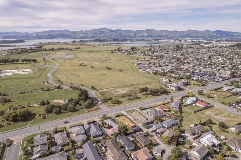 Photo of property in 497 Pages Road, Bexley, Christchurch, 8061