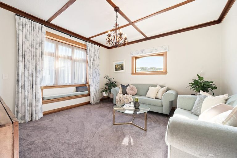 Photo of property in 25 Eden Street, Island Bay, Wellington, 6023