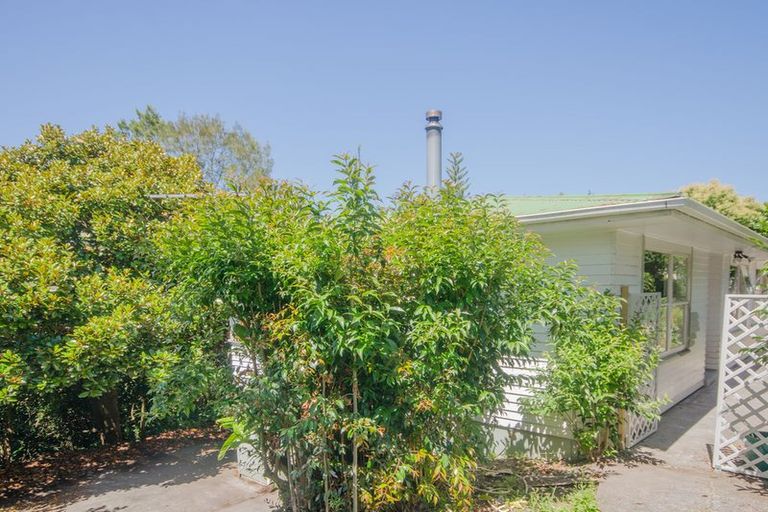 Photo of property in 35 Parker Avenue, New Lynn, Auckland, 0600