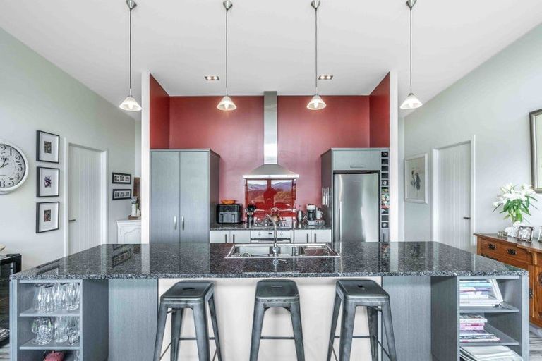 Photo of property in 2390 Owaka Highway, Katea, Balclutha, 9271