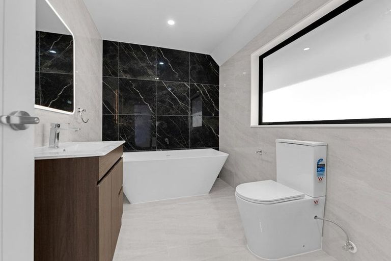 Photo of property in 7b Surrey Street, Manurewa, Auckland, 2102