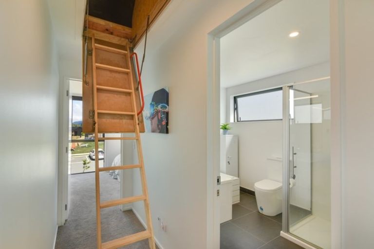 Photo of property in 37 Red Cottage Drive, Lake Hayes, Queenstown, 9304