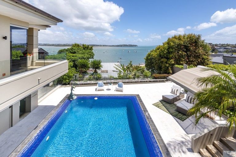 Photo of property in 5 Te Akau Crescent, Bucklands Beach, Auckland, 2012