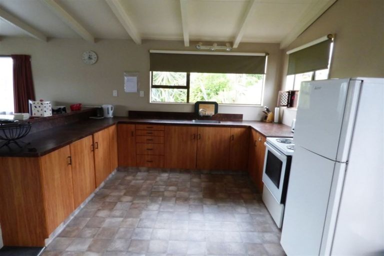 Photo of property in 16 Kamahi Street, Kaka Point, Balclutha, 9271