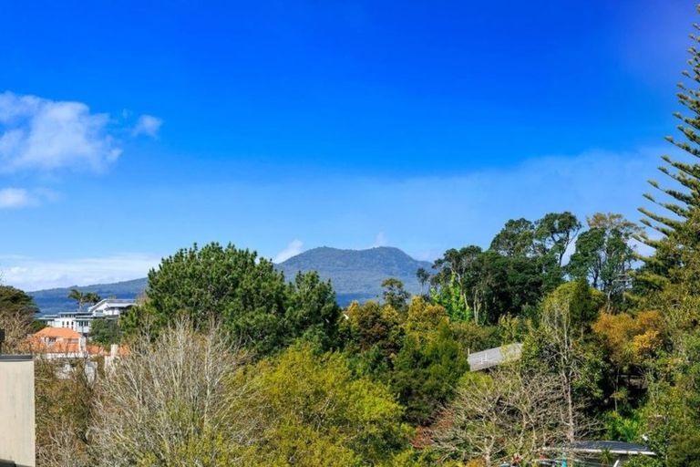 Photo of property in 1/86 Braemar Road, Castor Bay, Auckland, 0620