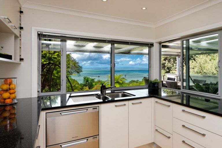 Photo of property in 145 Cornwallis Road, Cornwallis, Auckland, 0604